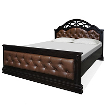 Кровать из массива с мягким изголовьем Пандора ВМК-Шале общий вид с постелью