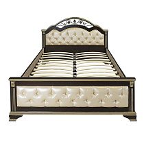 Кровать из массива с мягким изголовьем Элизабет 2 ВМК-Шале цвет каштан с золотом вид со стороны изножья