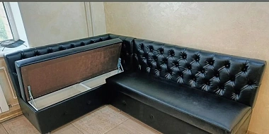Кухонный угловой диван Монарх PLT черная кожа со спальным местом с открытым ящиком