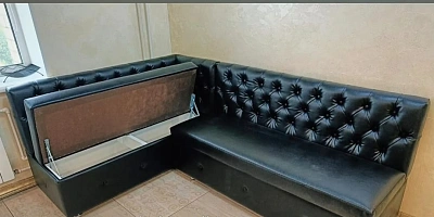 Кухонный угловой диван Монарх PLT черная кожа со спальным местом с открытым ящиком