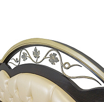 Кровать из массива с мягким изголовьем Элизабет 2 ВМК-Шале цвет каштан с золотом кованное украшение вблизи